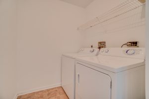 Stafford Lakes Apartments laundry room