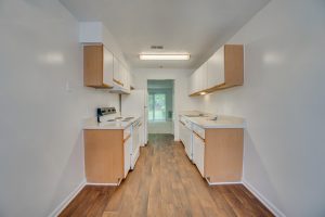 Stafford Lakes Apartments kitchen - white