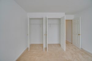 Stafford Lakes guest bedroom closet