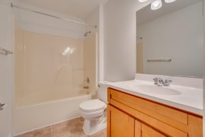 Stafford Lakes bathroom
