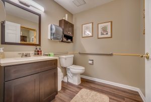 Stafford Lakes bathroom